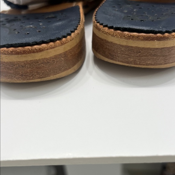 Jack Rogers Navy Leather Women's Sandals size 8 - Picture 3 of 10